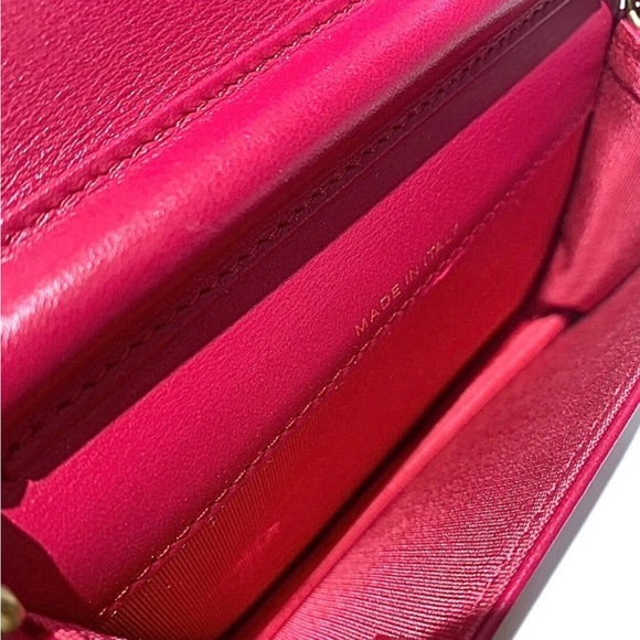 CHANEL SOLD OUT! Velvet Quilted Camellia Flap Coin Purse With Chain - Picture 7 of 7